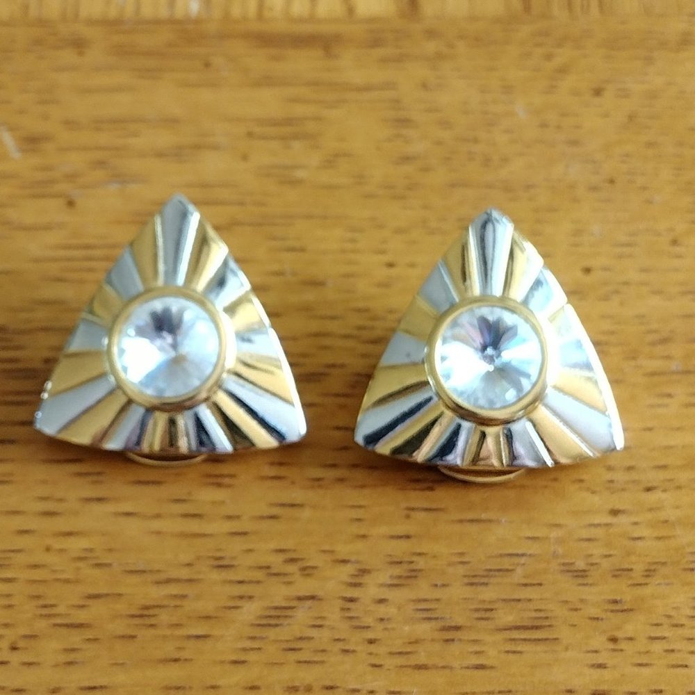 E Pearl Center Rhinestone Clip On Earrings